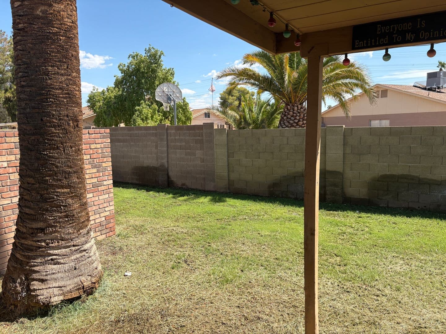 Mesa House: 923 W Posada Ave