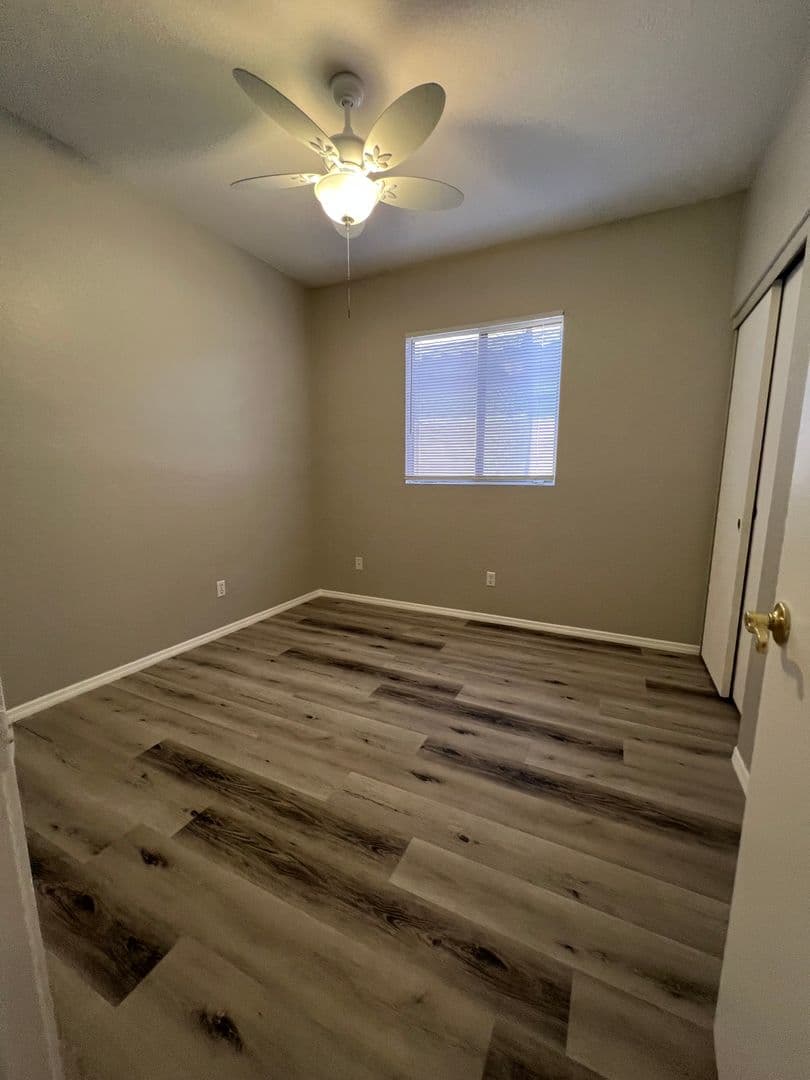 Avondale House: 11201 W Palm Lane