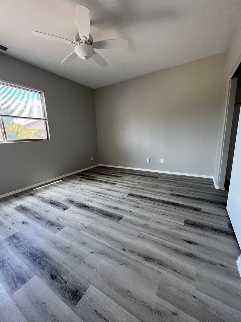 Avondale House: 11201 W Palm Lane