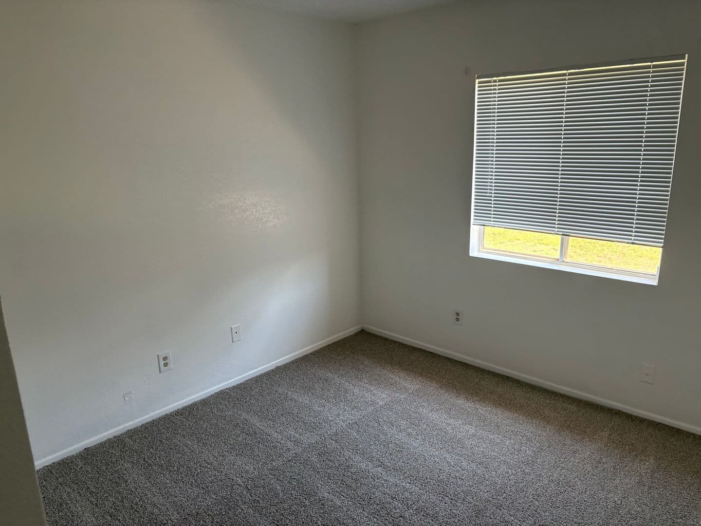 Mesa House: 923 W Posada Ave