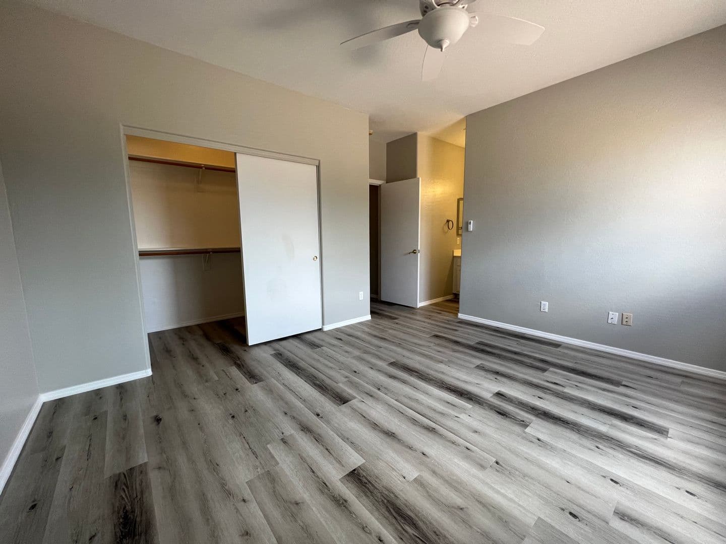 Avondale House: 11201 W Palm Lane