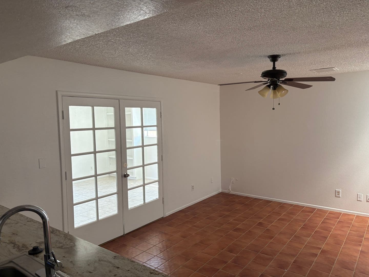 Mesa House: 923 W Posada Ave