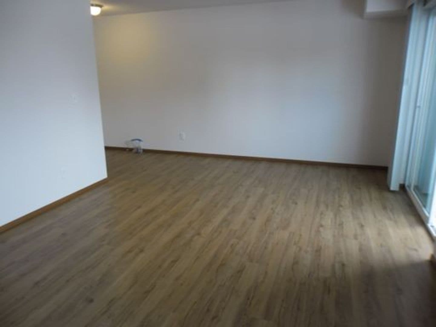 Deer Park Apartment: 107 E H St