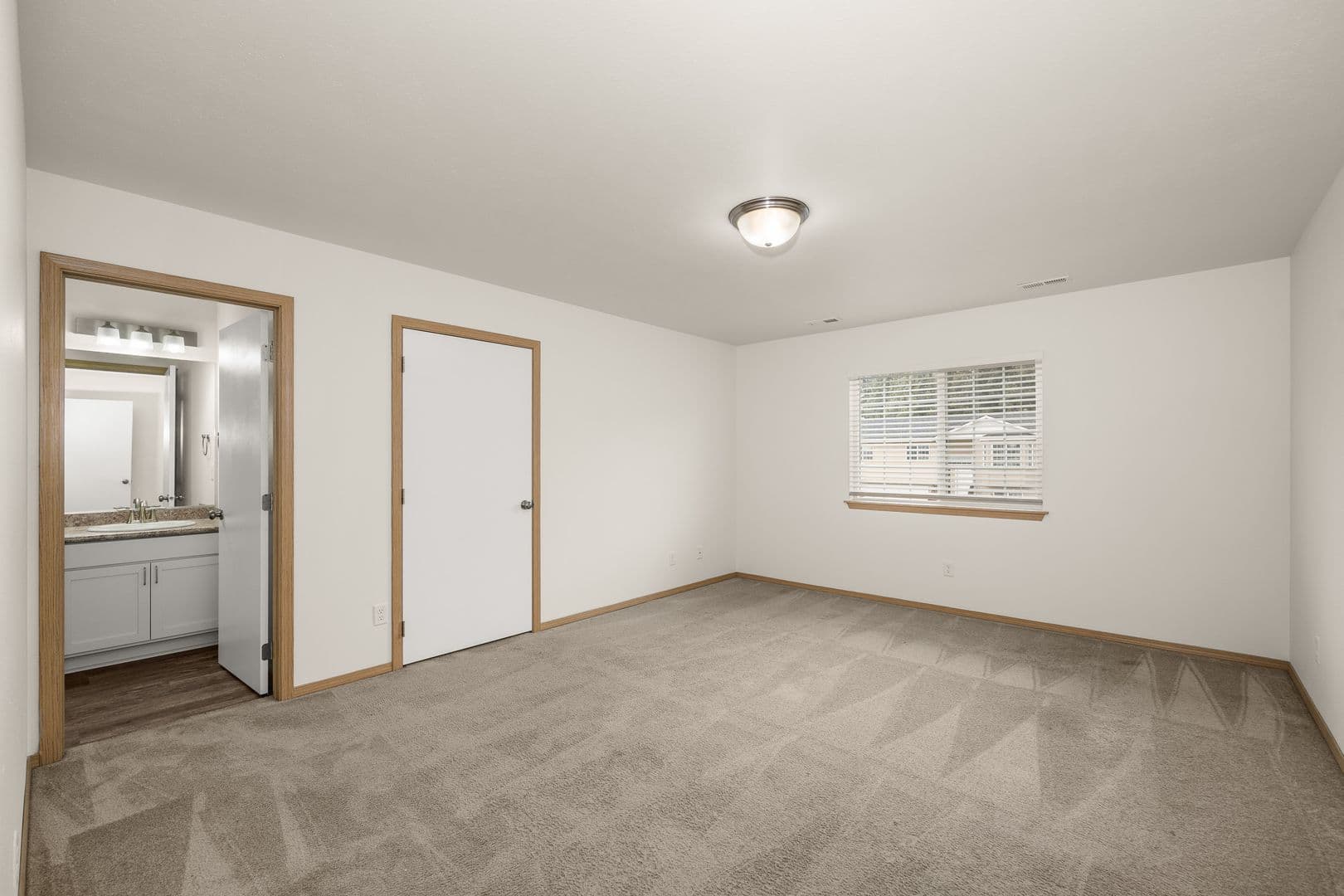 DEER PARK House: 204 E F ST UNIT B