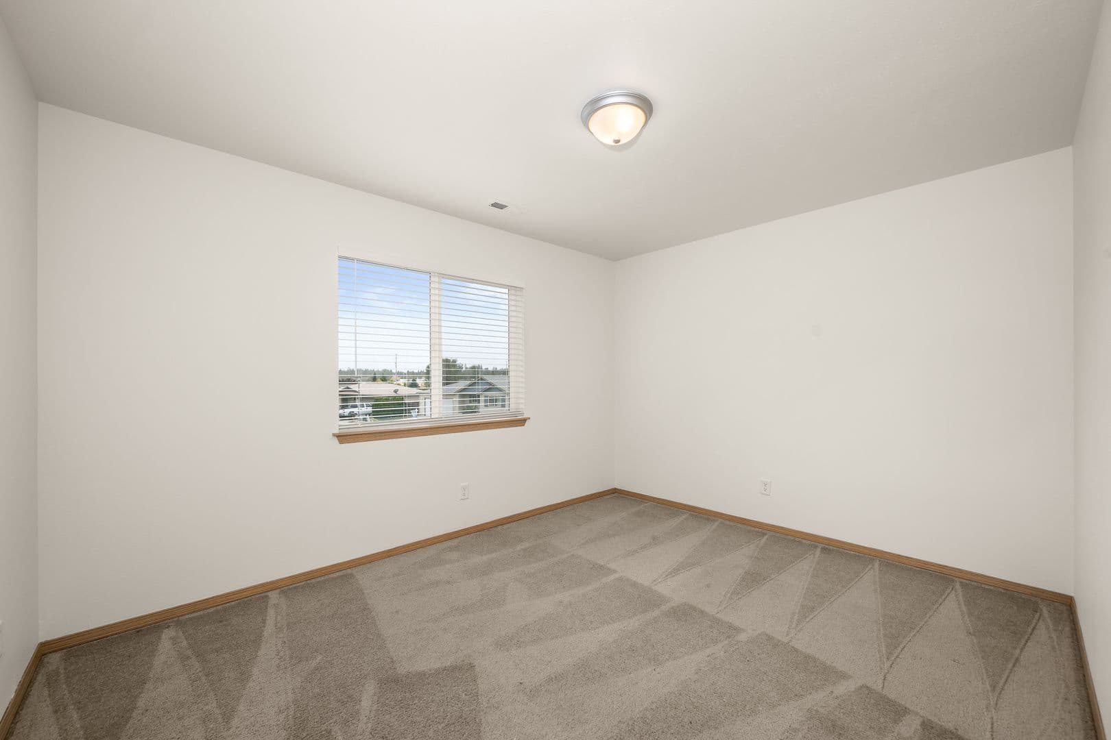 DEER PARK House: 204 E F ST UNIT B