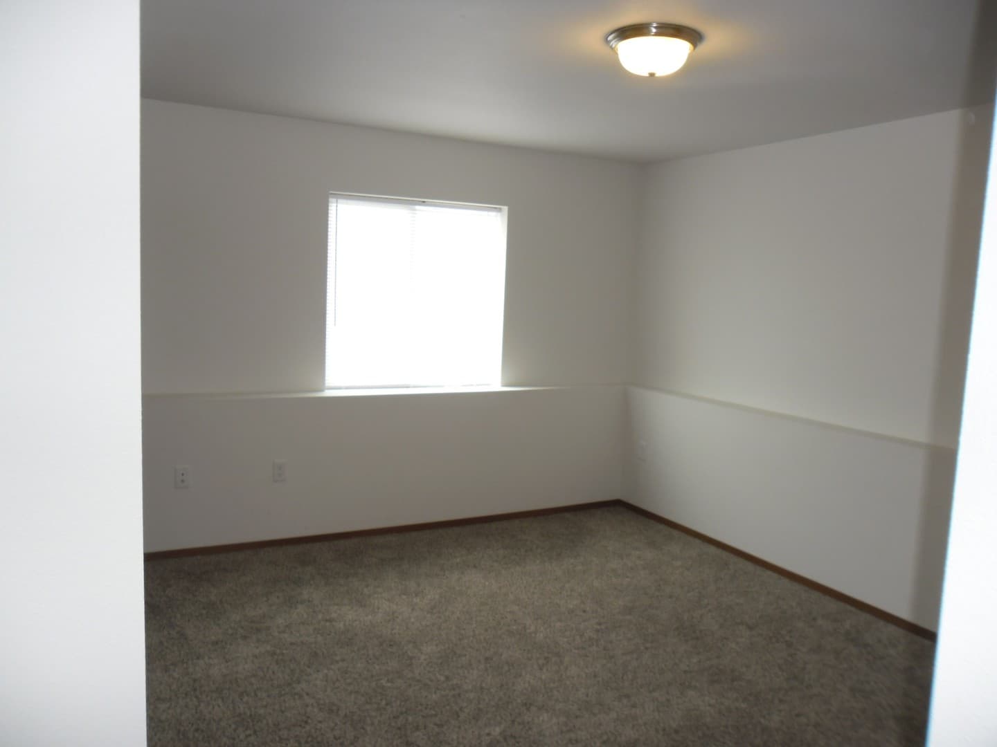 Deer Park Apartment: 107 E H St