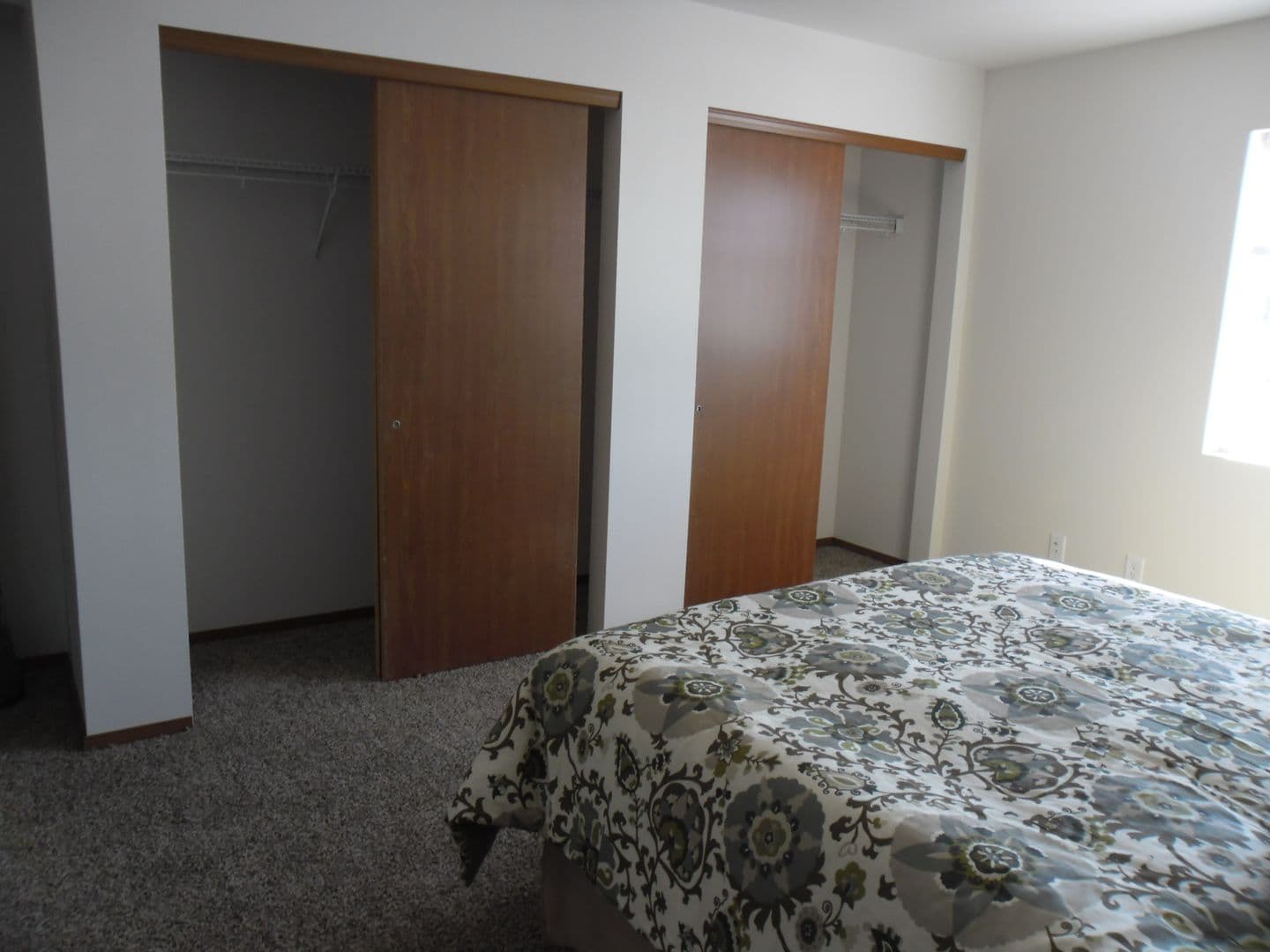 Deer Park Apartment: 107 E H St