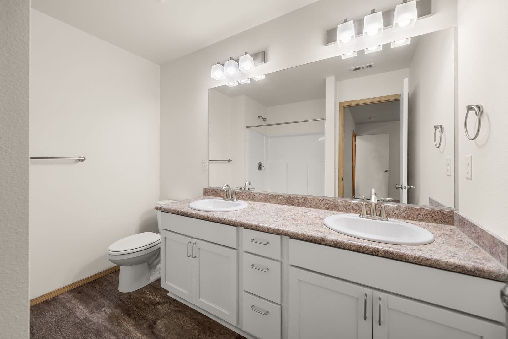 DEER PARK House: 204 E F ST UNIT B
