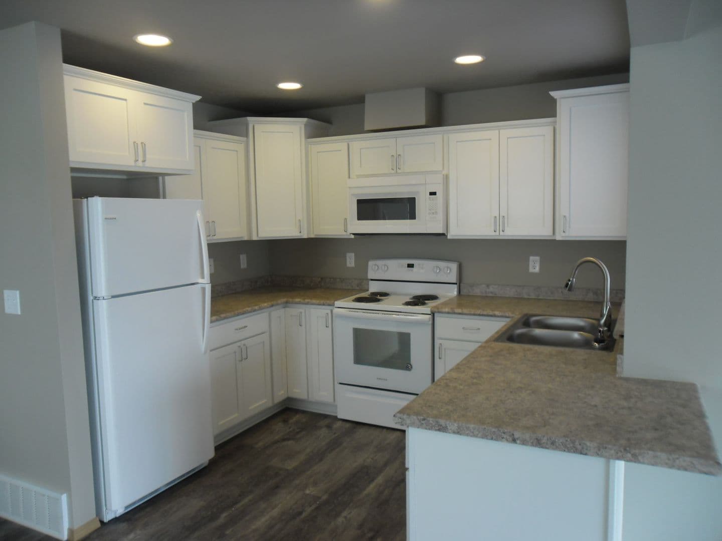 DEER PARK House: 204 E F ST UNIT B