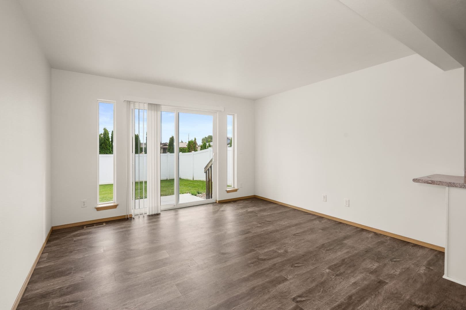 DEER PARK House: 204 E F ST UNIT B