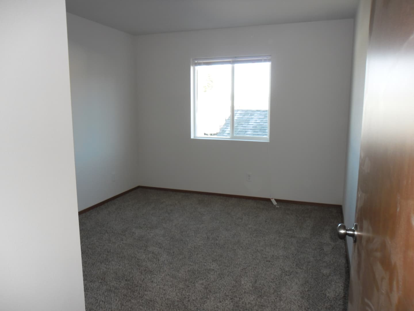Deer Park Apartment: 107 E H St