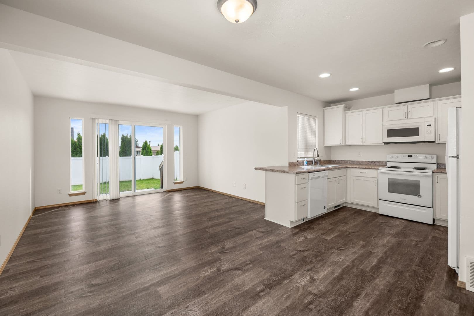 DEER PARK House: 204 E F ST UNIT B