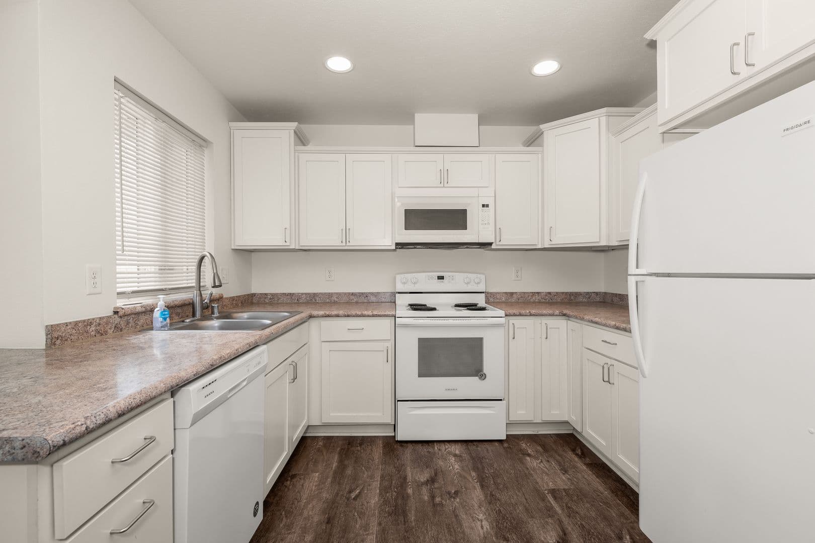 DEER PARK House: 204 E F ST UNIT B