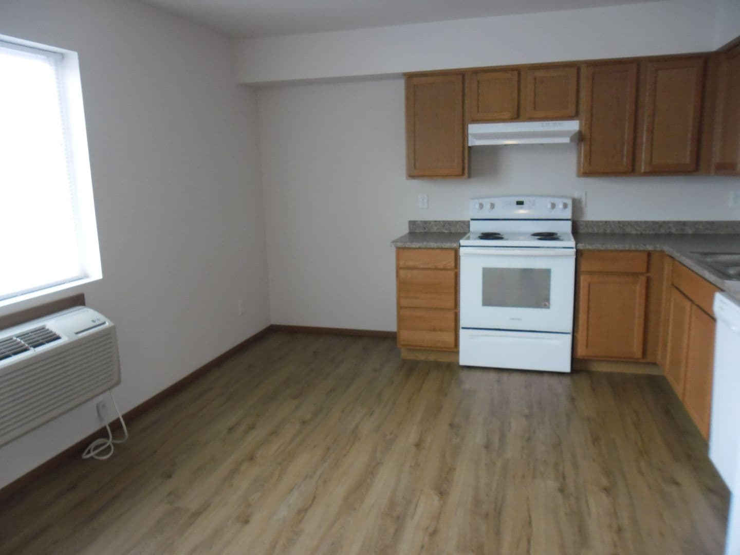Deer Park Apartment: 107 E H St