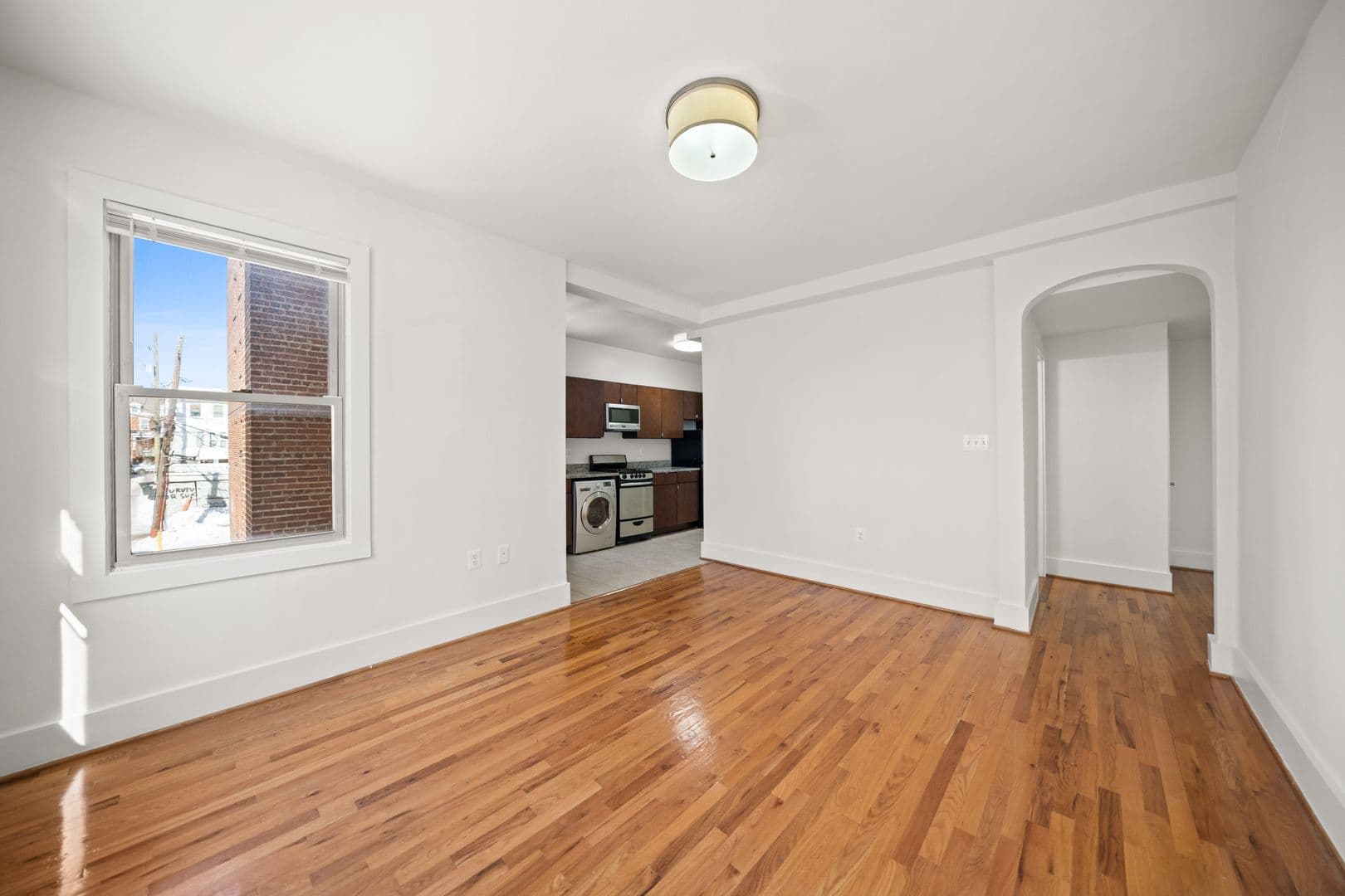 Washington Apartment: 811 Quincy St NW
