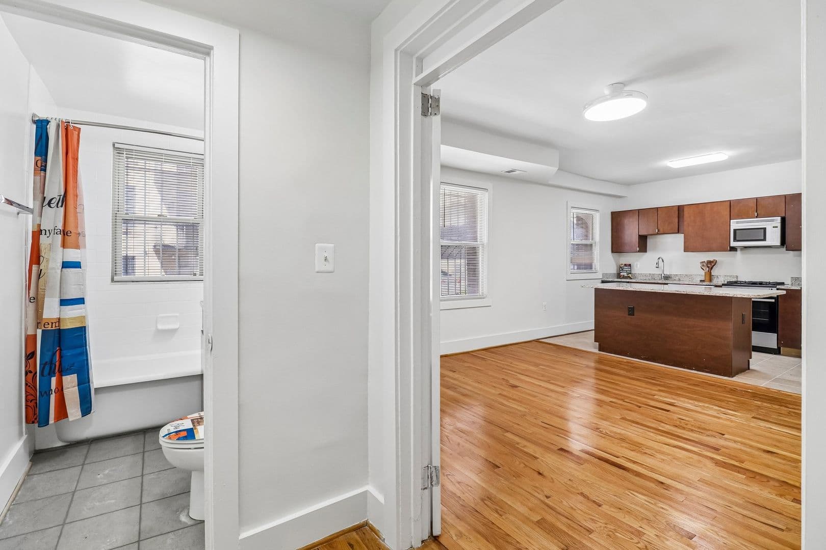 Washington Apartment: 811 Quincy St NW