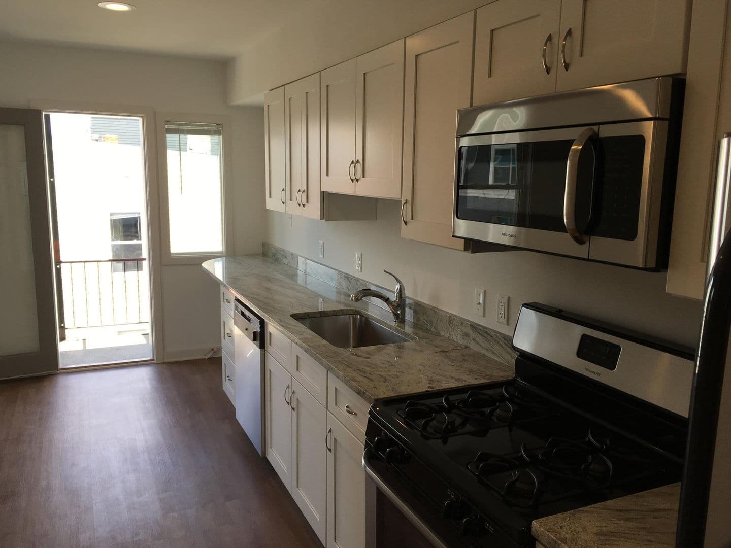 Washington Apartment: 3538 6th St NW
