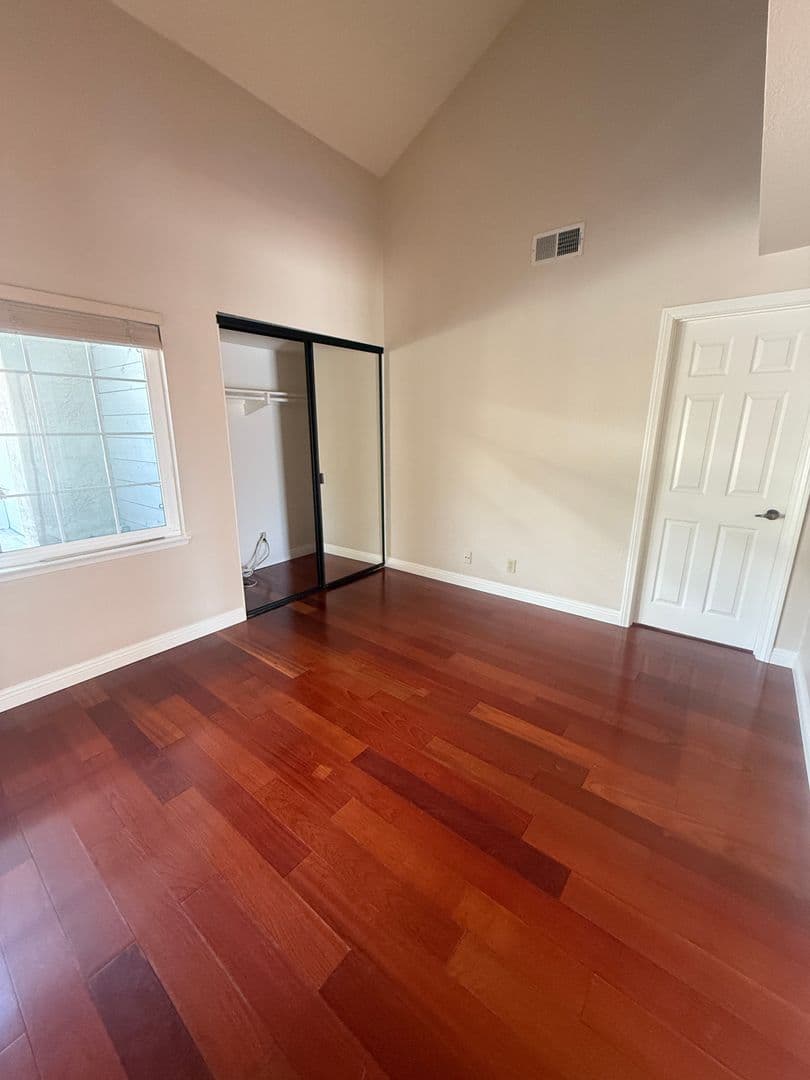 Poway House: 15351 Ridgeview Pl
