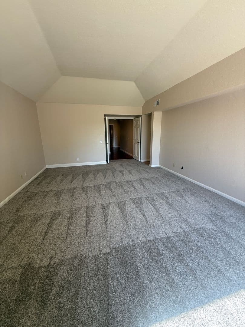 Poway House: 15351 Ridgeview Pl