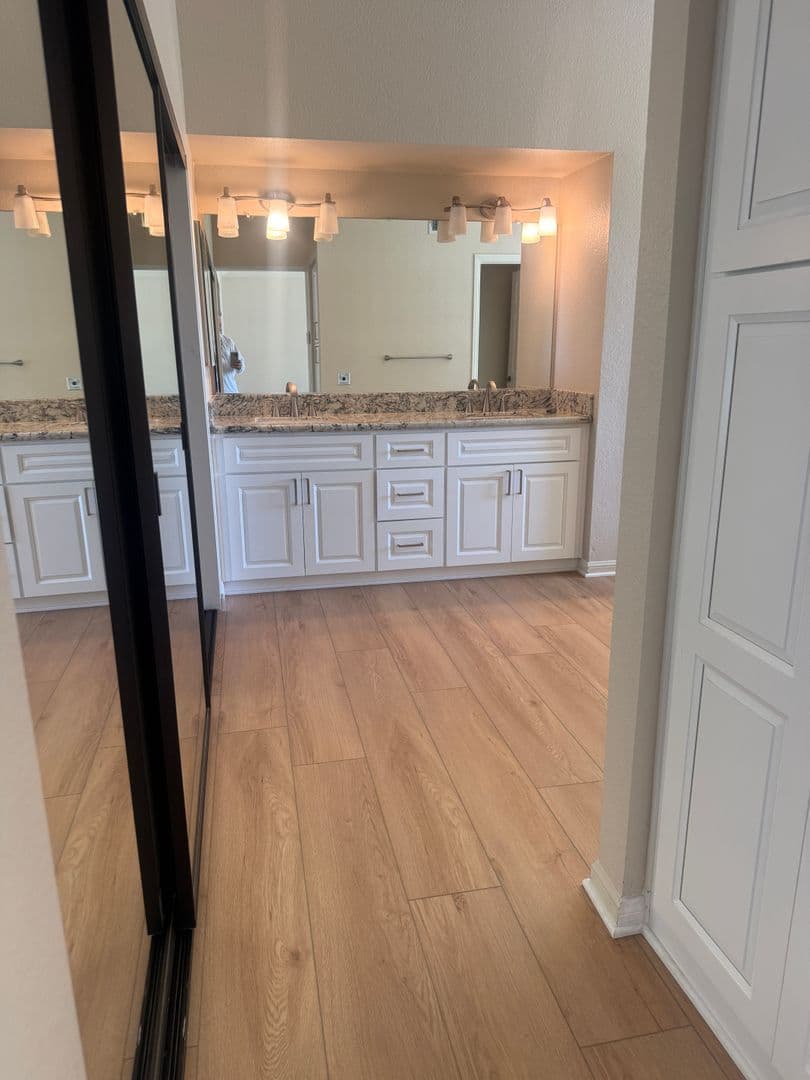 Poway House: 15351 Ridgeview Pl
