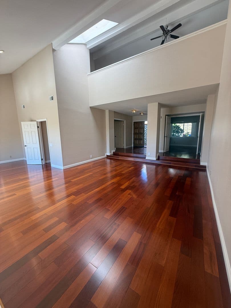 Poway House: 15351 Ridgeview Pl
