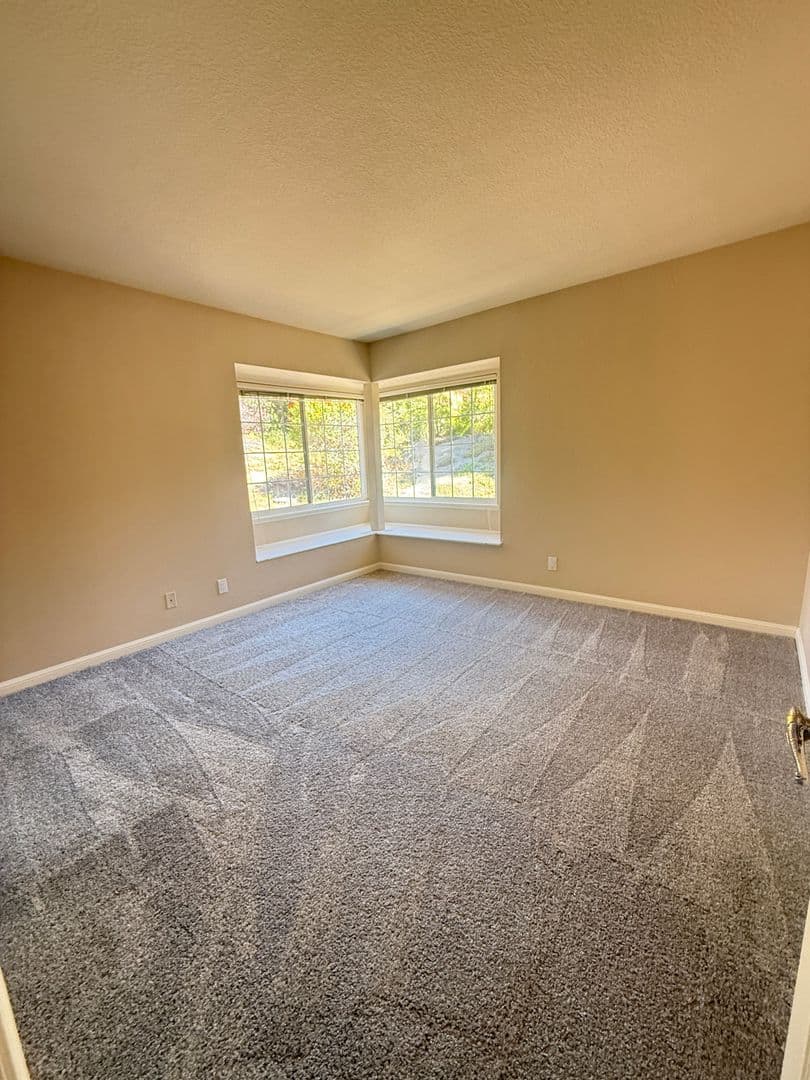 Poway House: 15351 Ridgeview Pl