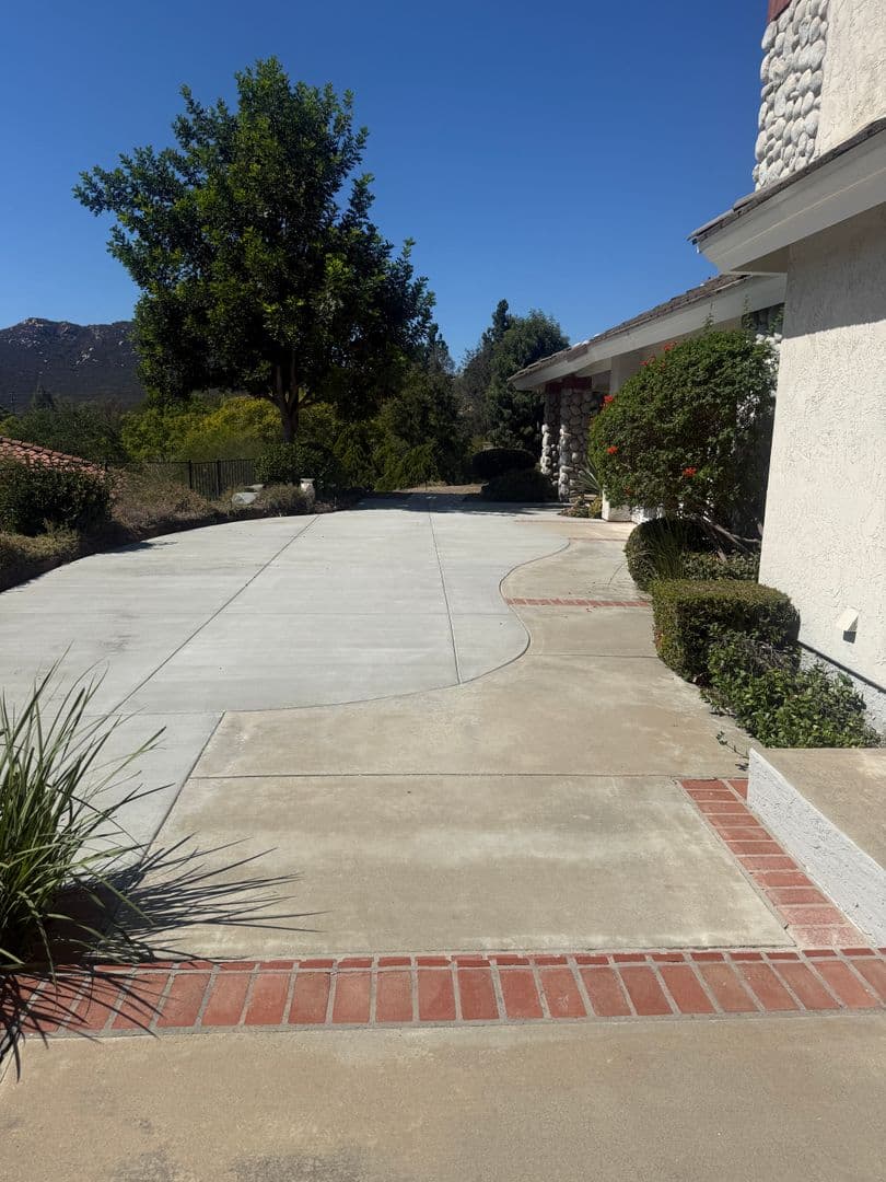 Poway House: 15351 Ridgeview Pl