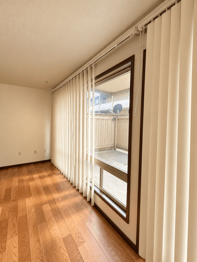 Seattle Apartment: 921 North 96th St - Unit 12
