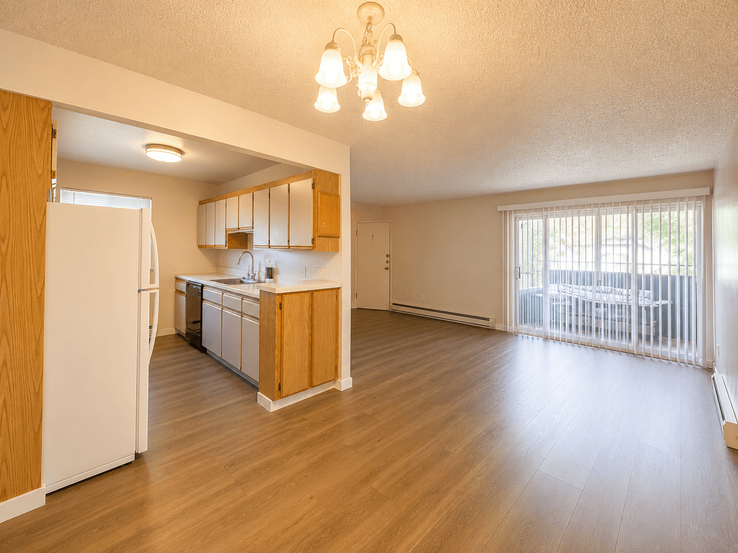 Kent Apartment: 705--717 State Ave N