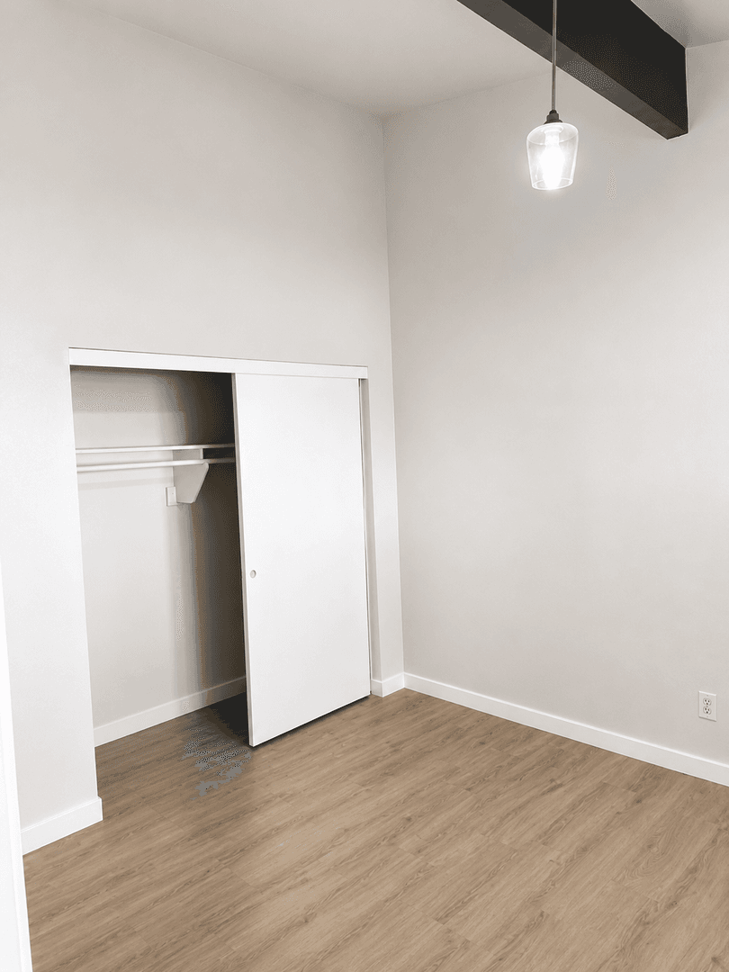 Seattle Apartment: 927 North 96th St - Unit 27
