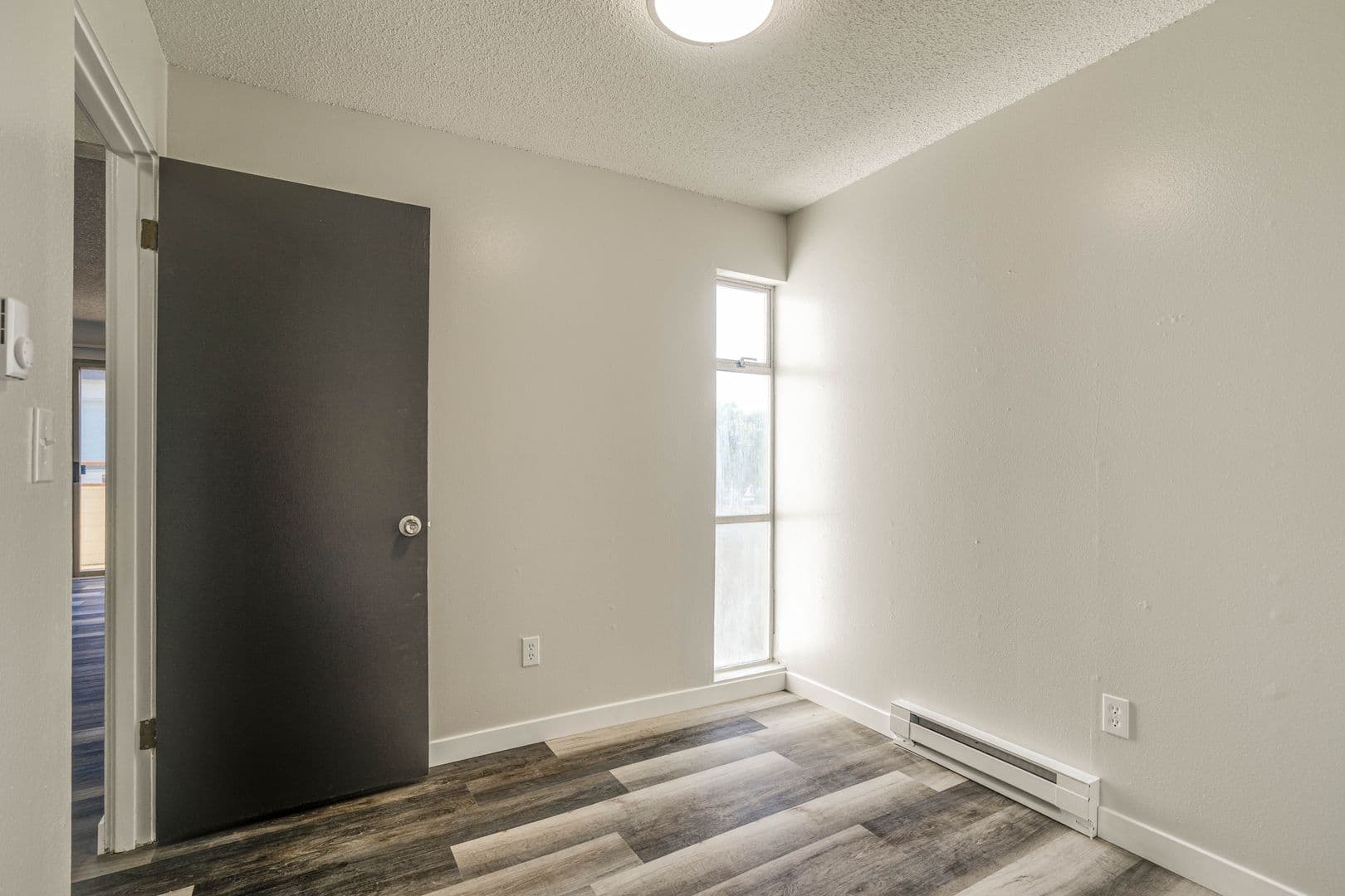 Kent Apartment: 705--717 State Ave N