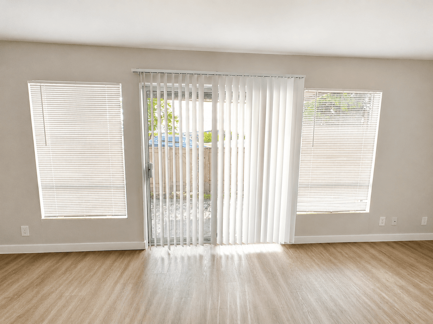 Renton Apartment: 1064 Kirkland Ave NE