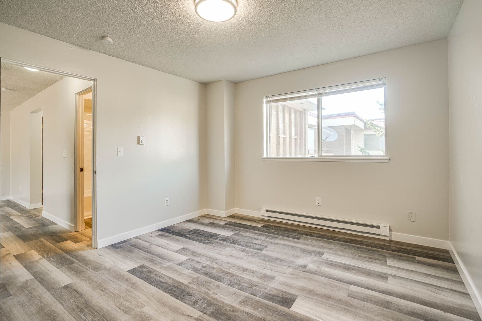 Kent Apartment: 705--717 State Ave N