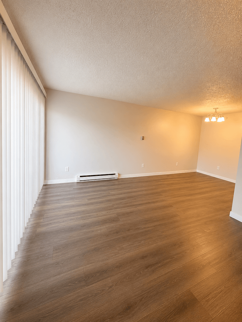 Kent Apartment: 705--717 State Ave N