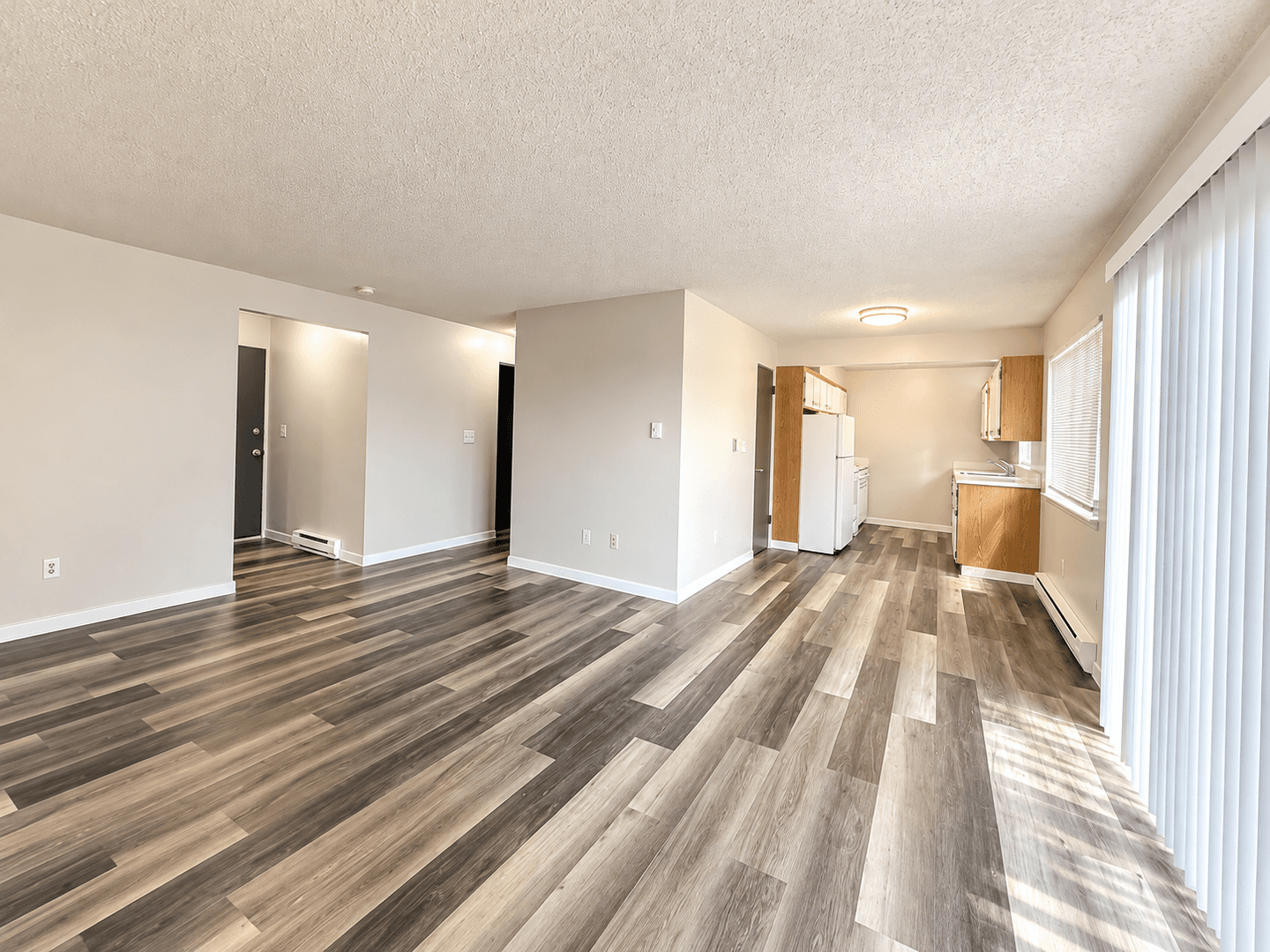 Kent Apartment: 705--717 State Ave N
