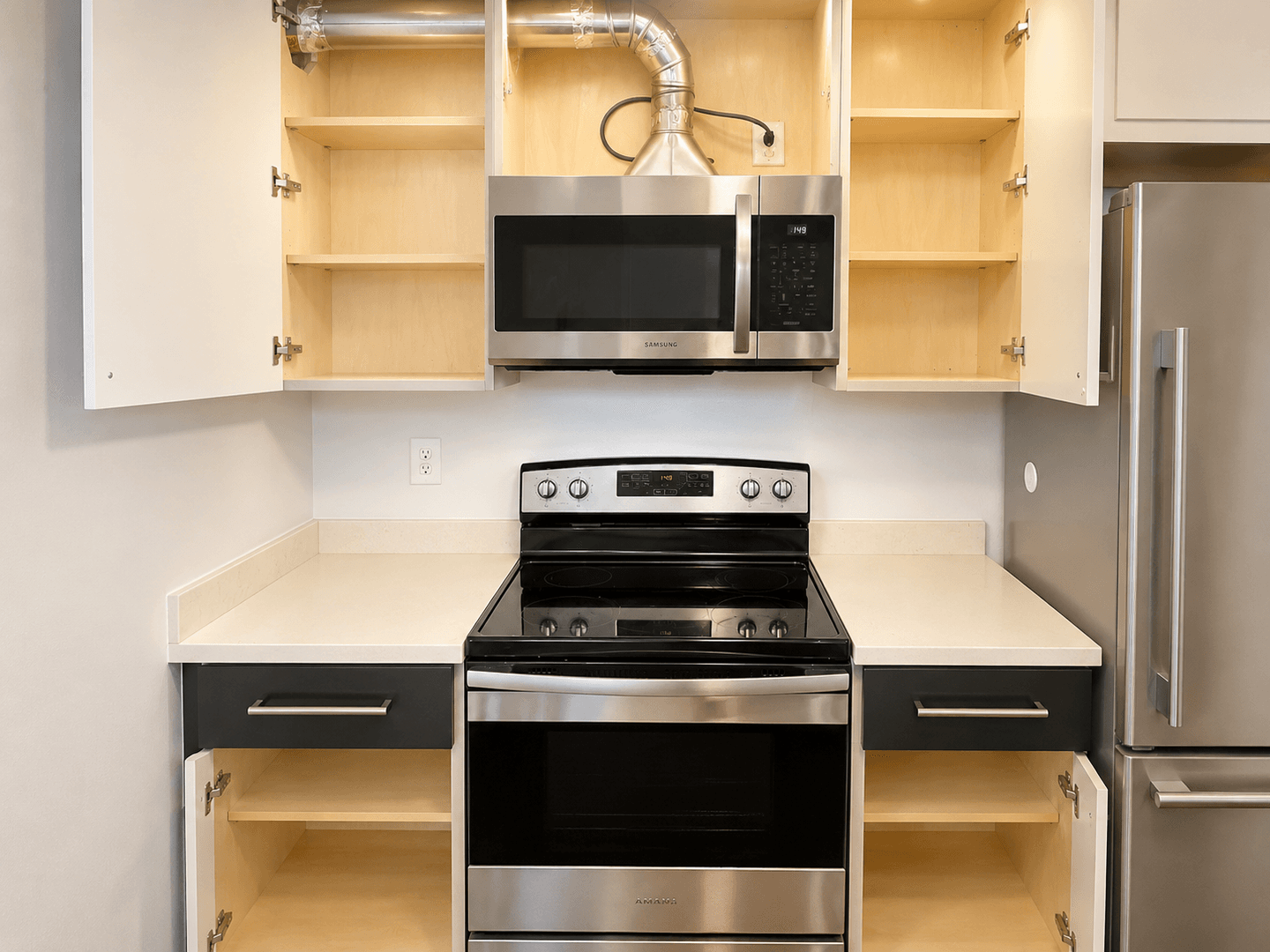 Kent Apartment: 705--717 State Ave N