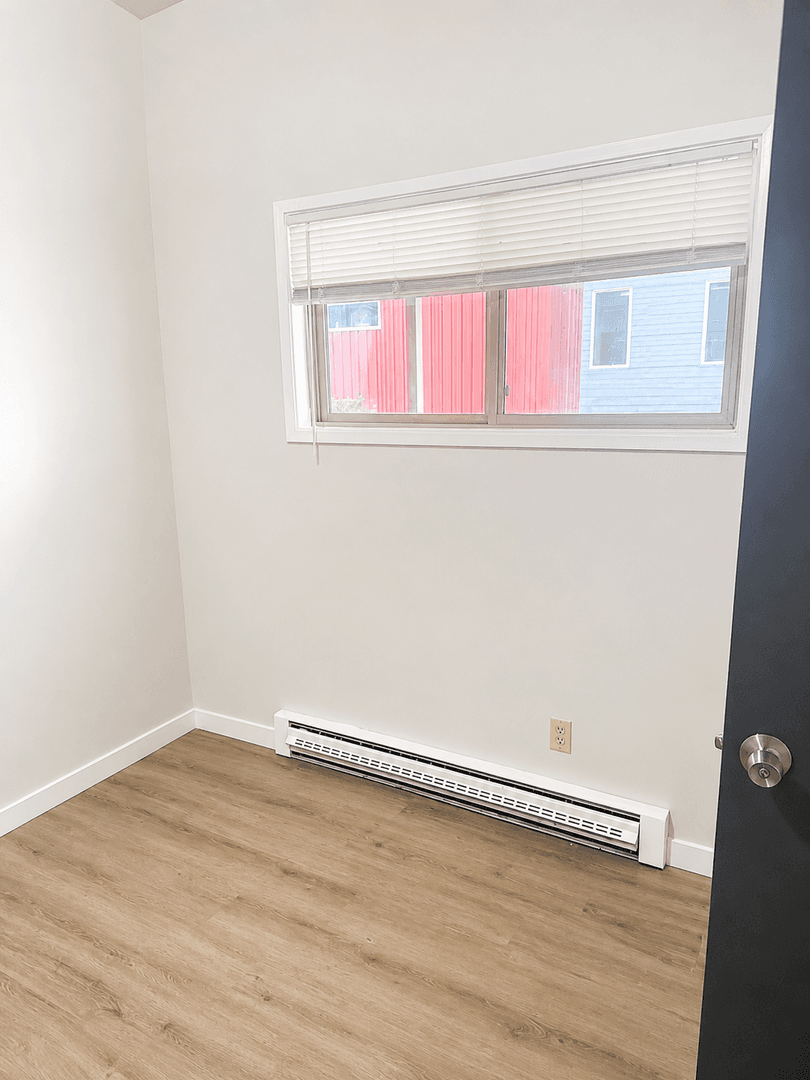 Seattle Apartment: 927 North 96th St - Unit 27