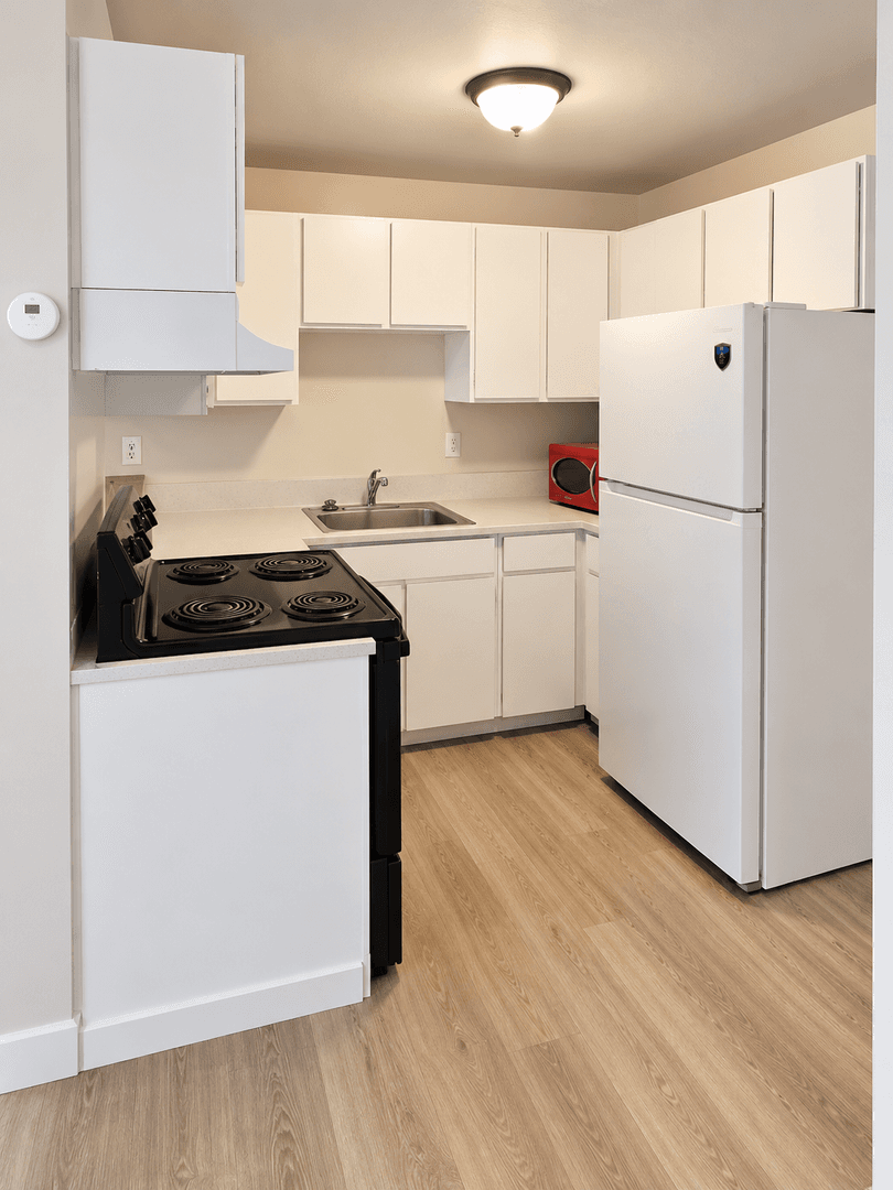 Seattle Apartment: 921 North 96th St - Unit 12