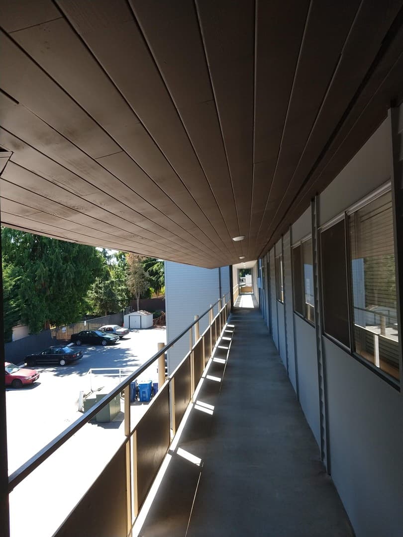 Renton Apartment: 1064 Kirkland Ave NE