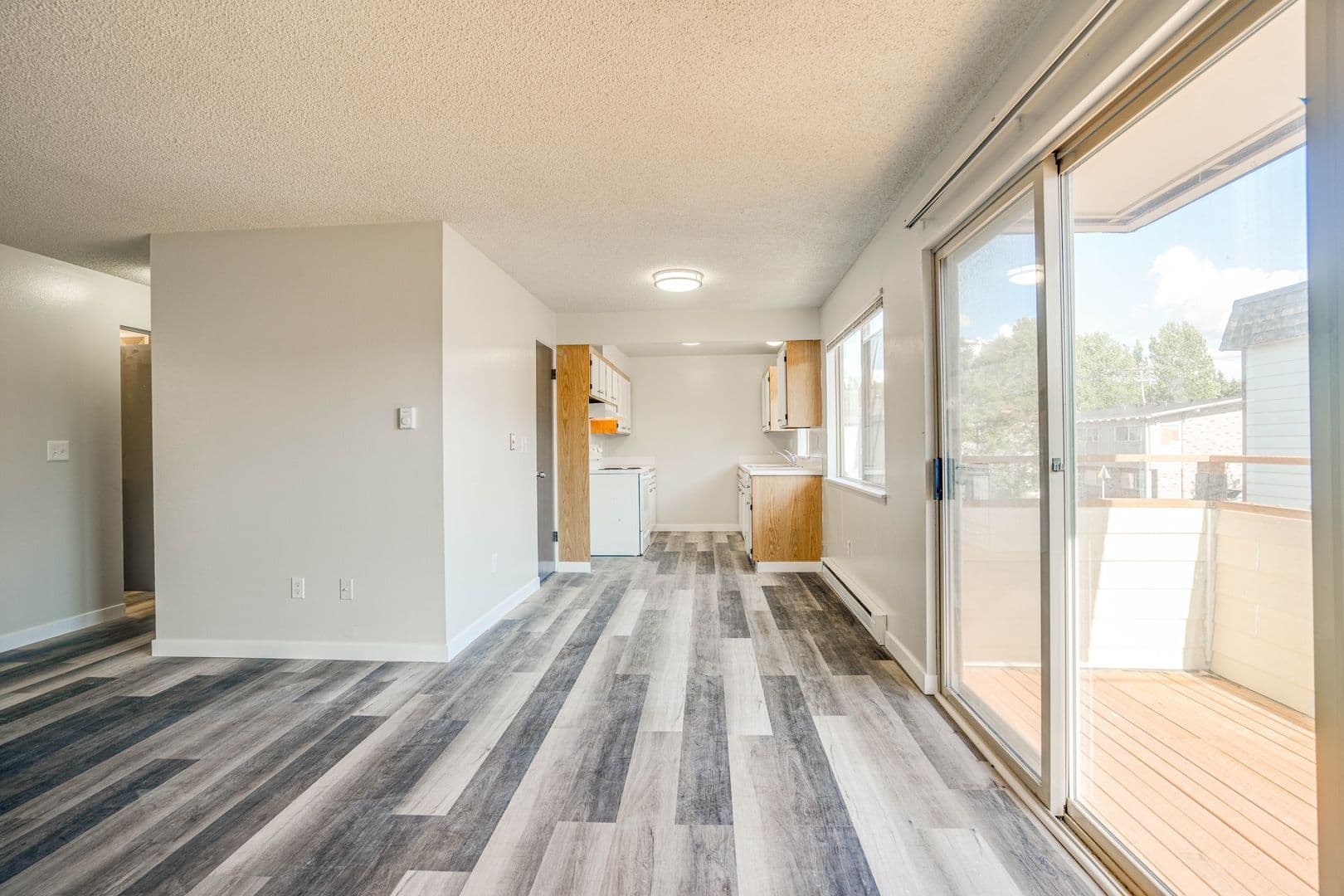 Kent Apartment: 705--717 State Ave N
