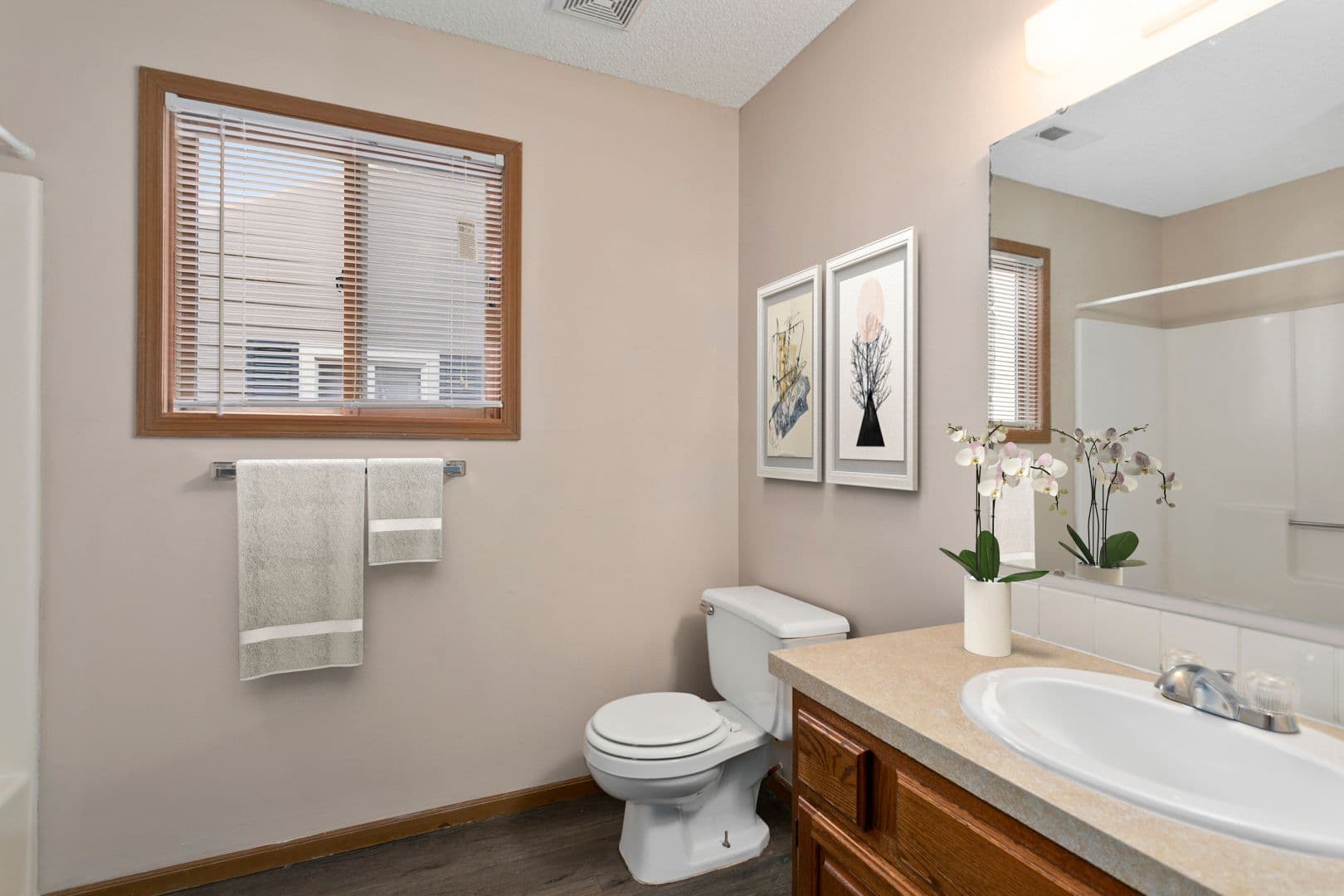 Lawrence Apartment: 1100-1311 George Court