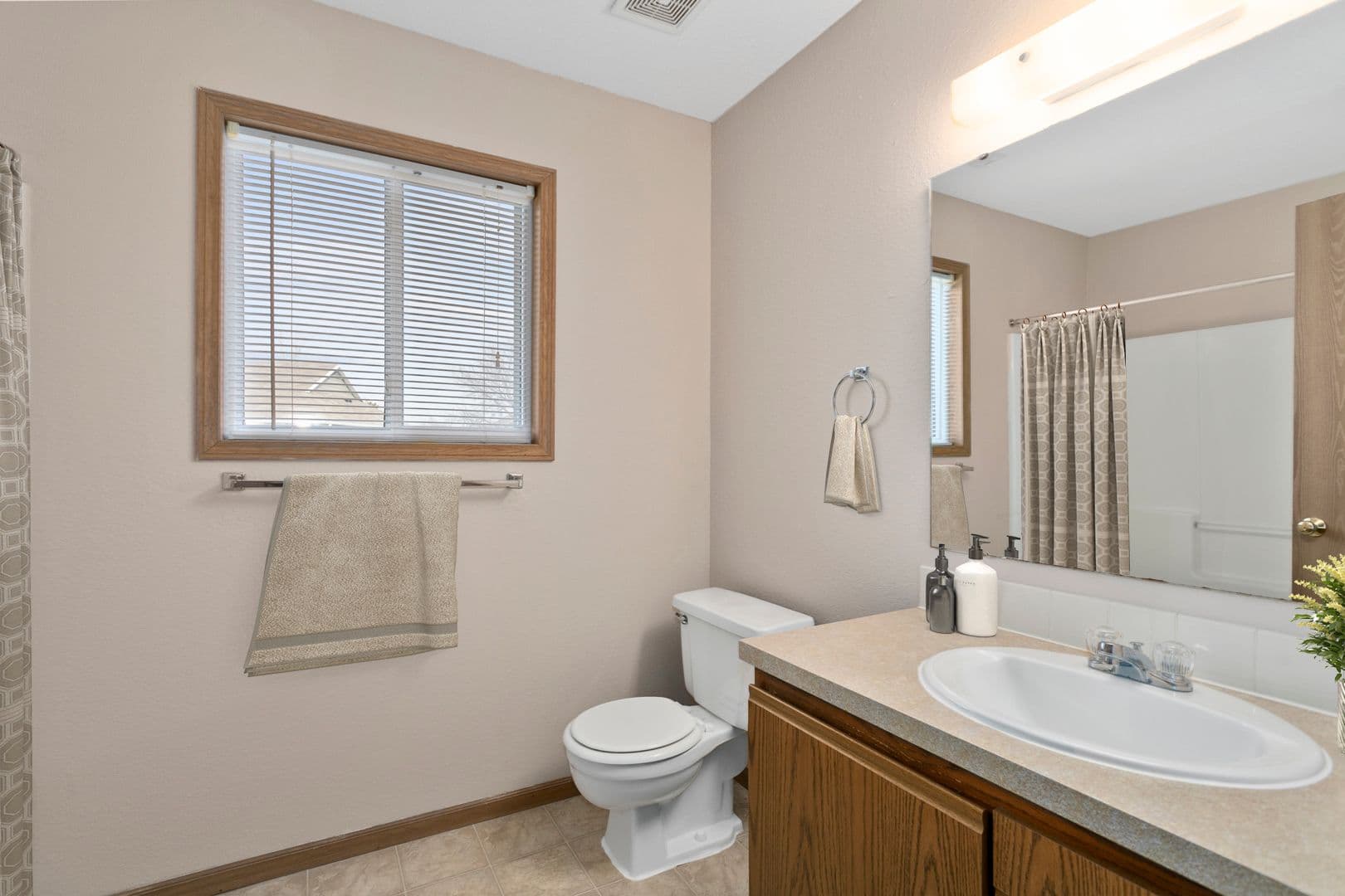 Lawrence Apartment: 1300-1336 Crosswinds Court