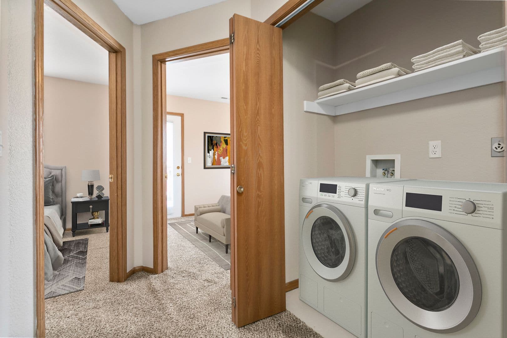 Lawrence Apartment: 1300-1336 Crosswinds Court