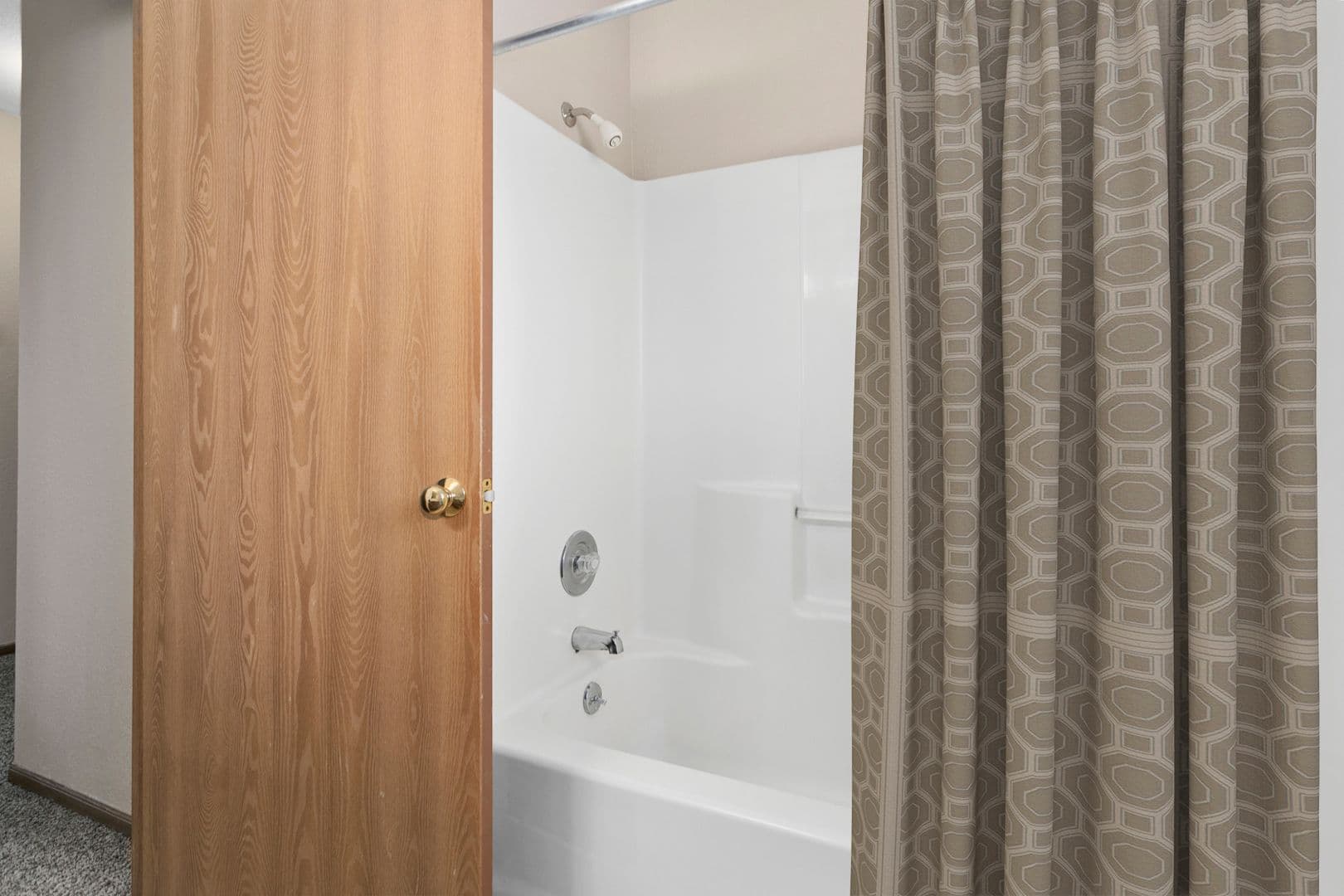 Lawrence Apartment: 1300-1336 Crosswinds Court