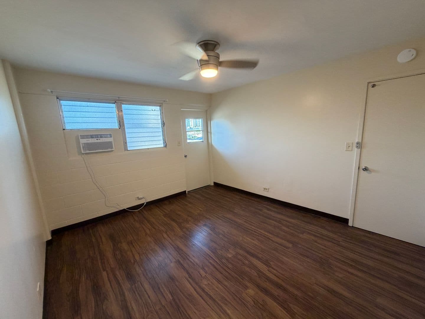 Honolulu Apartment: 830 Birch Street