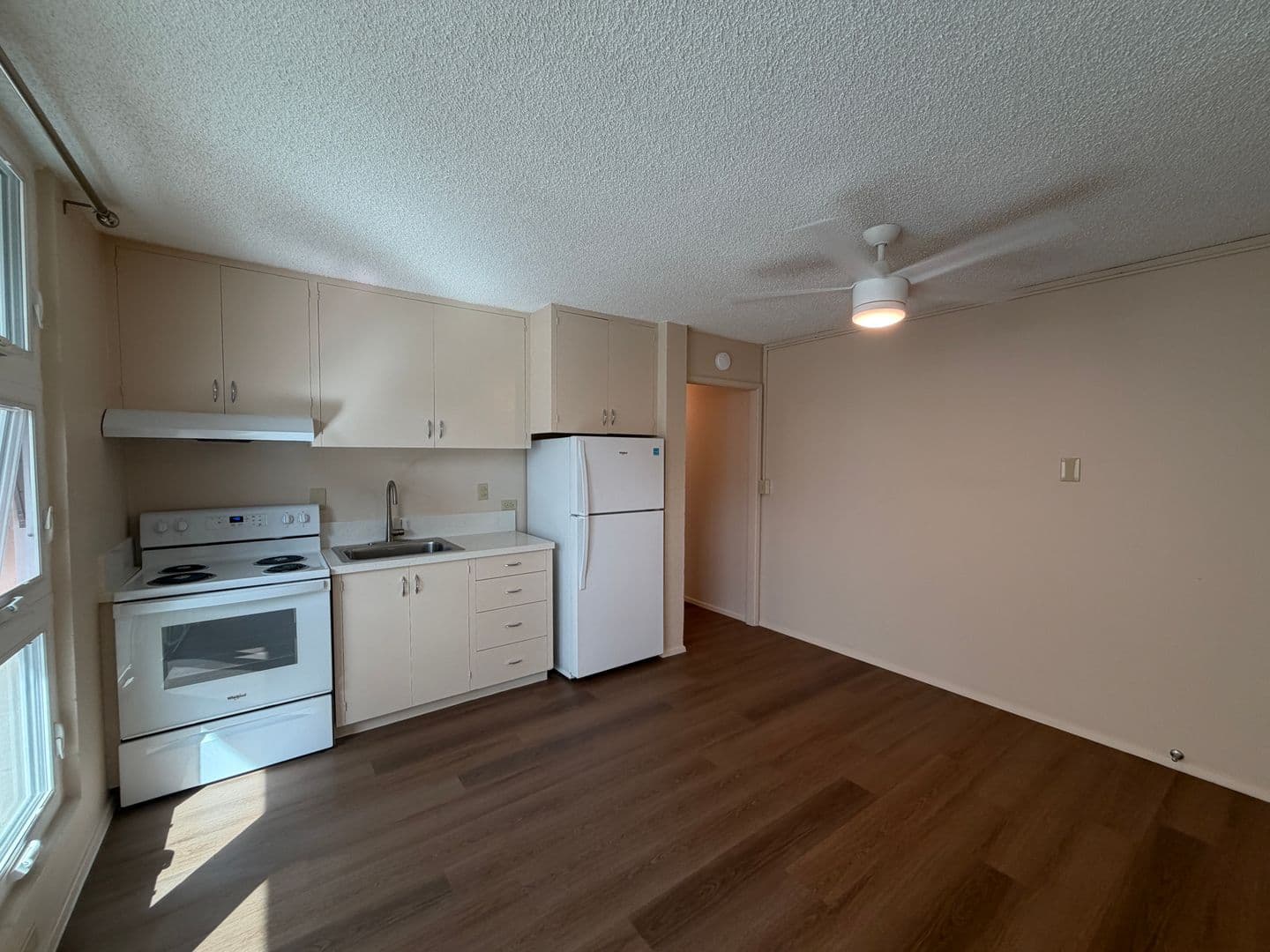 Honolulu Apartment: 1650 Stillman Lane