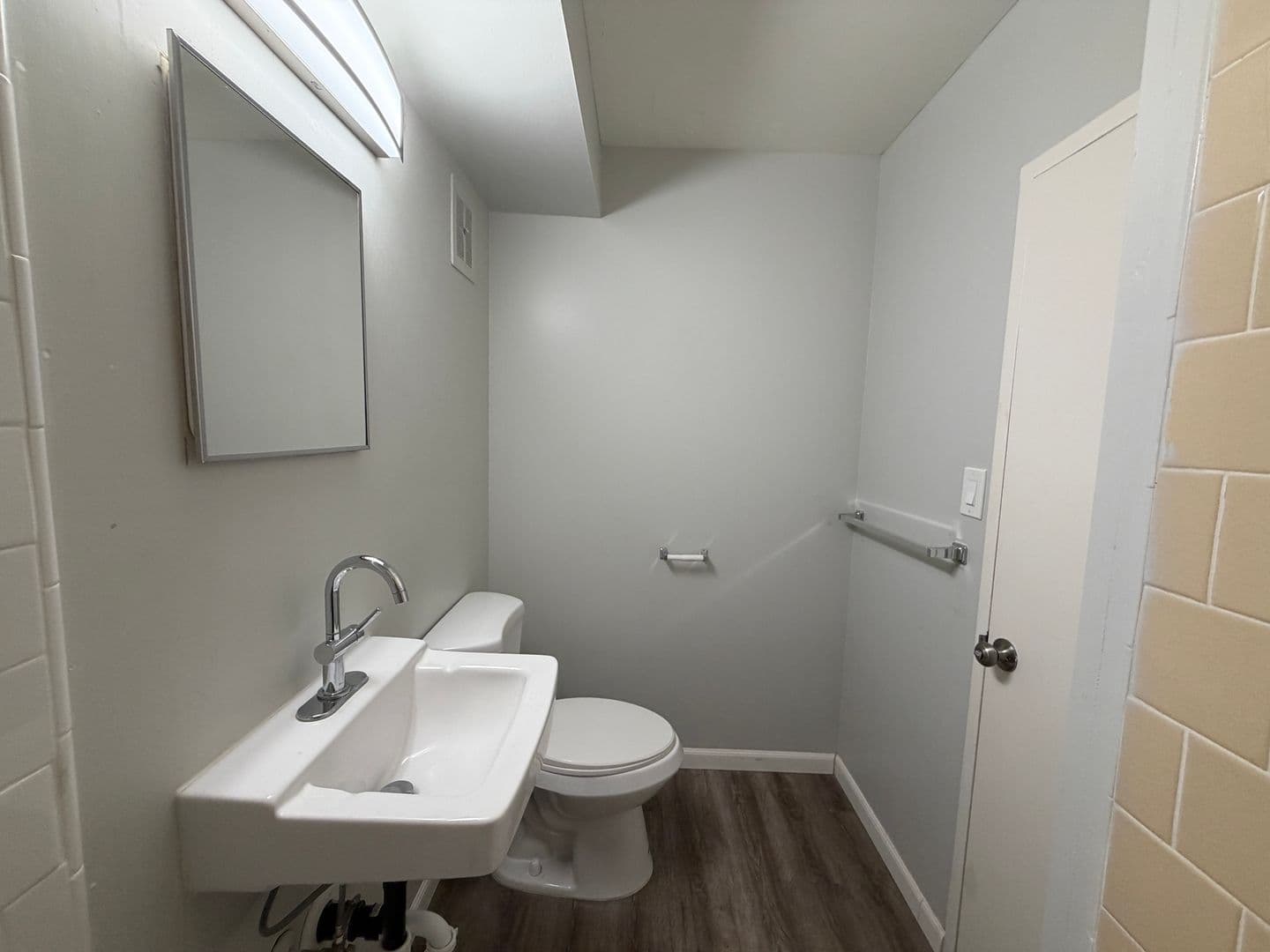 Honolulu Apartment: 2717 S. King Street