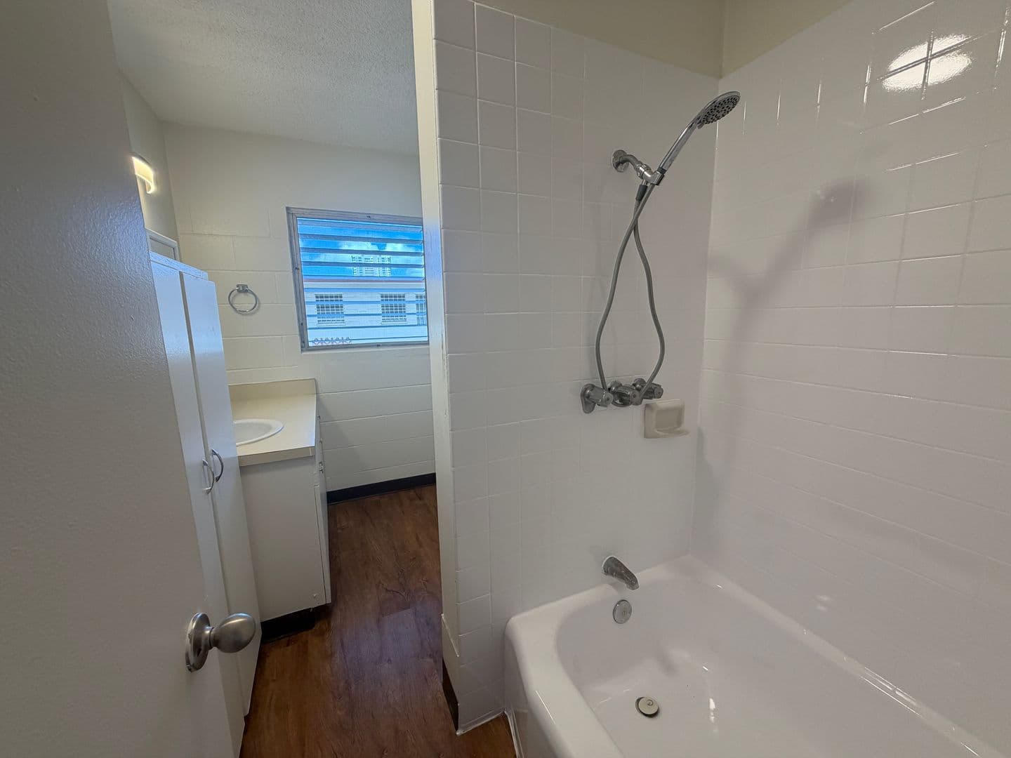 Honolulu Apartment: 830 Birch Street