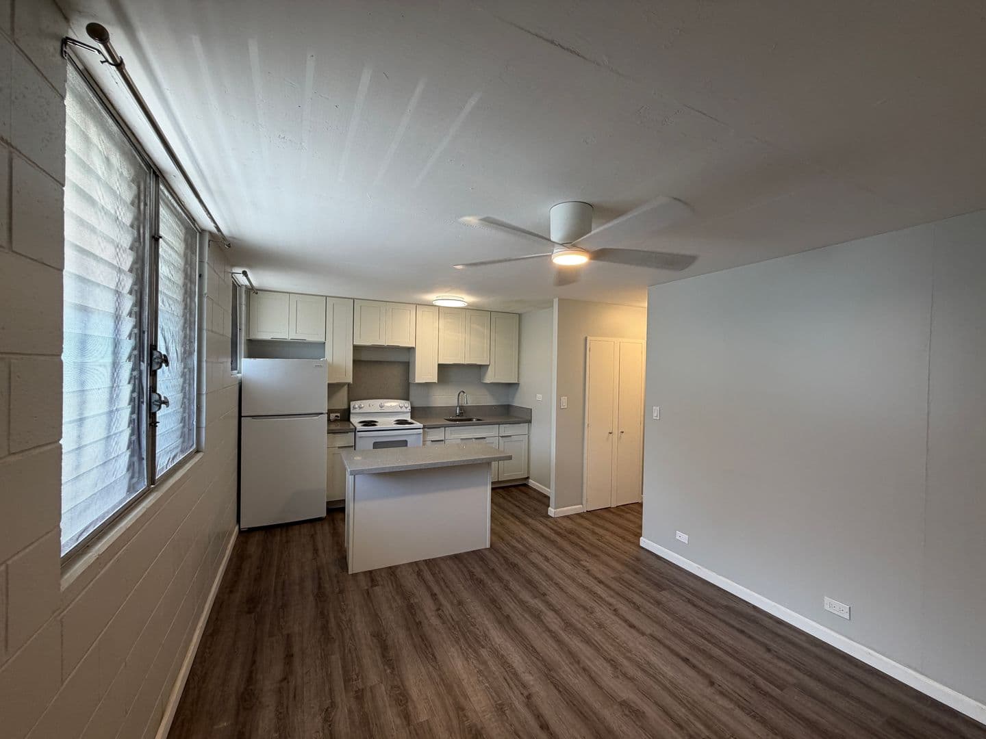 Honolulu Apartment: 2717 S. King Street
