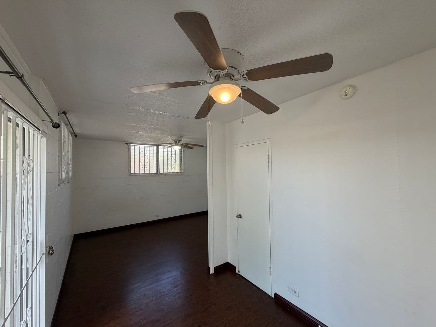 Honolulu Apartment: 2717 S. King Street